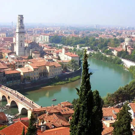 Bentegodi House Apartmán *